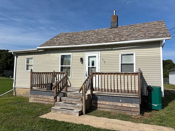 2nd image of 512 S Shabbona St