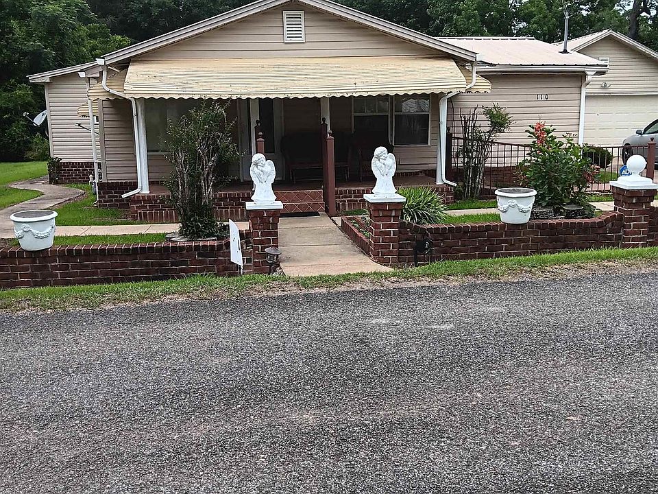 1st image of 110 3rd Ave