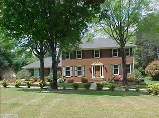 5401 Edenfield Dr, Kernersville, NC 27284