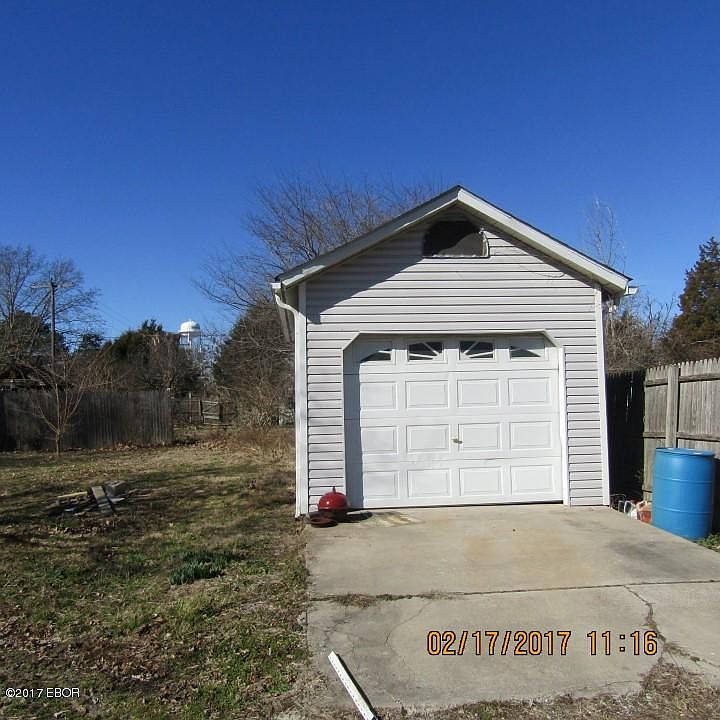 1st image of 103 N McDyby St