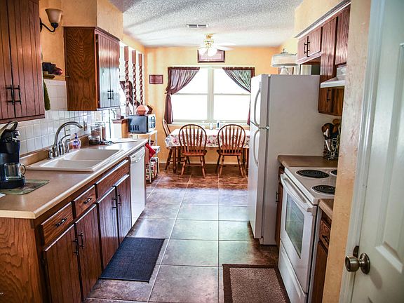 5th image of 6709 Westcliff Cir