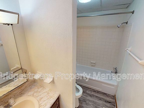 4th image of 124 Chestnut St #105