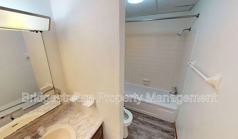 124 Chestnut St #105 — Photo 4