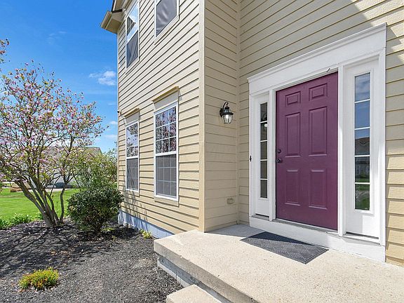 4th image of 9711 Echoview Ct