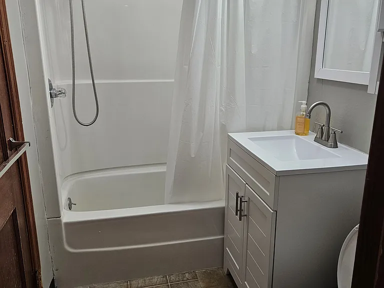 5050 Pulliam St #5050 — Photo 4