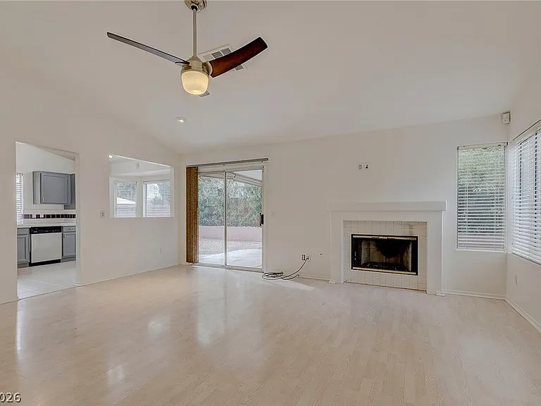 7225 Scenic Hills Dr — Photo 6