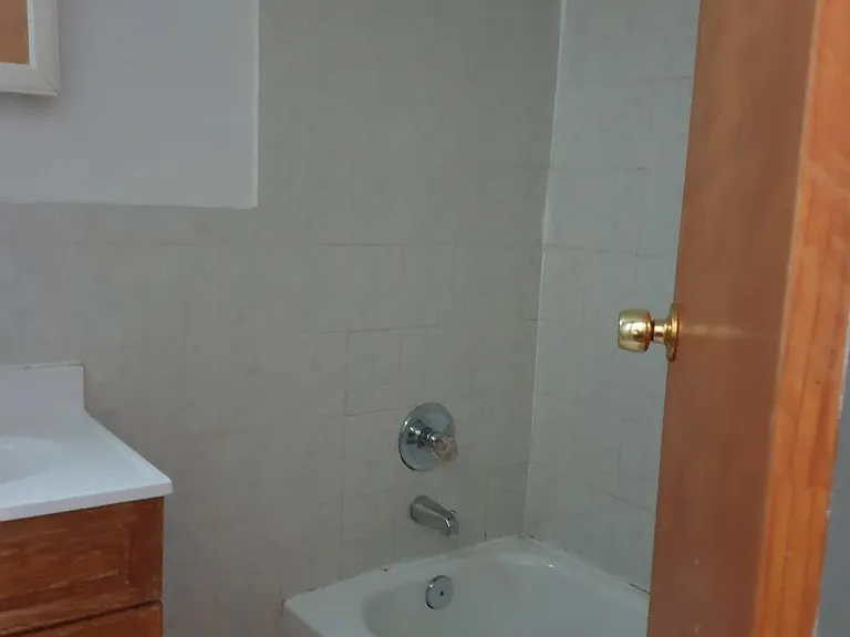 25-33 23rd St #3 — Photo 4