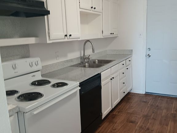 2nd image of 200 Pine Meadow Dr APT B