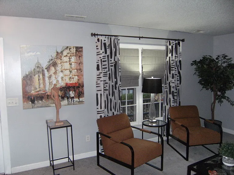 2451 Realm St — Photo 5