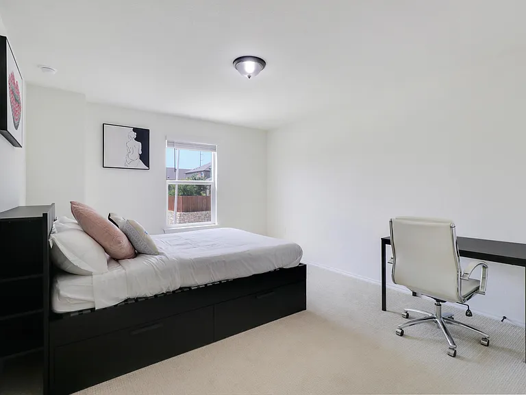 12725 Mogador St — Photo 19