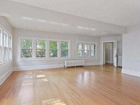 3rd image of 4915 Thomas Ave S #1