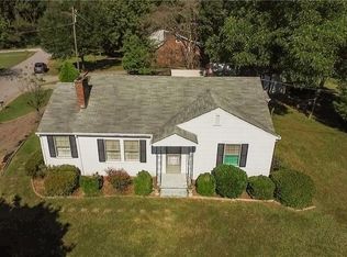 3929 Old Vineyard Rd, Winston Salem, NC 27104