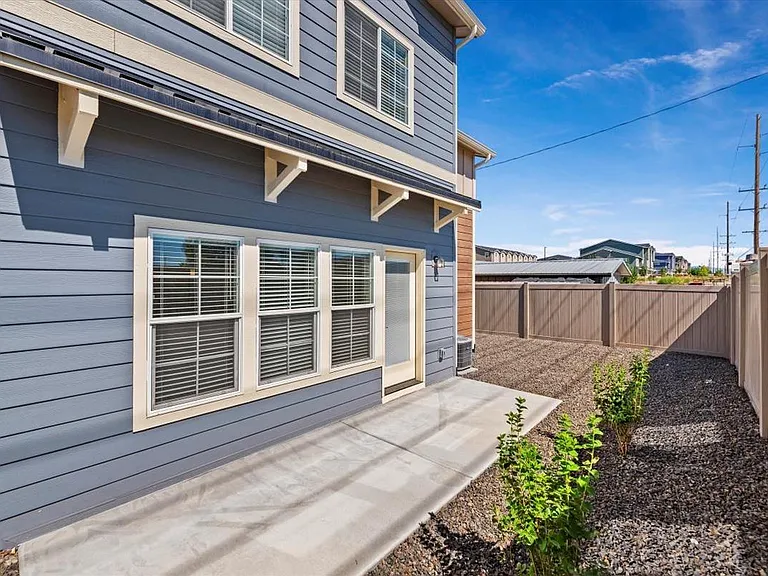 Ascent Townhomes — Photo 42