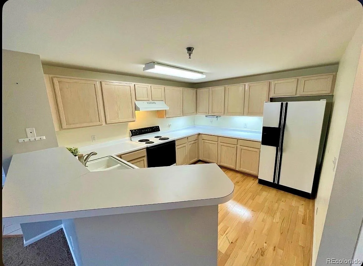 2 bed, 2.0 bath, 1218 sqft, $1,895 — Photo 2