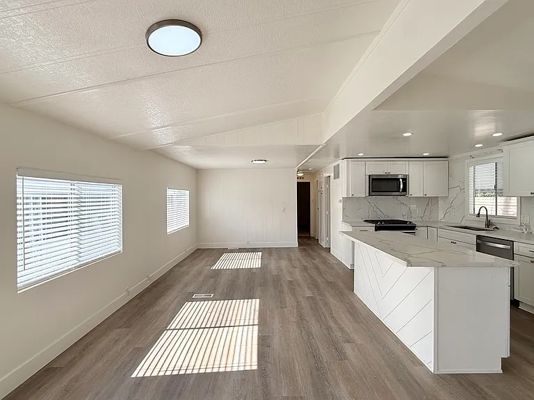 14352 Beach Blvd #15 — Photo 19