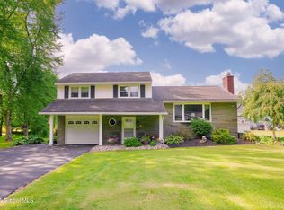 104 Beacon Rd, Glenmont, NY 12077