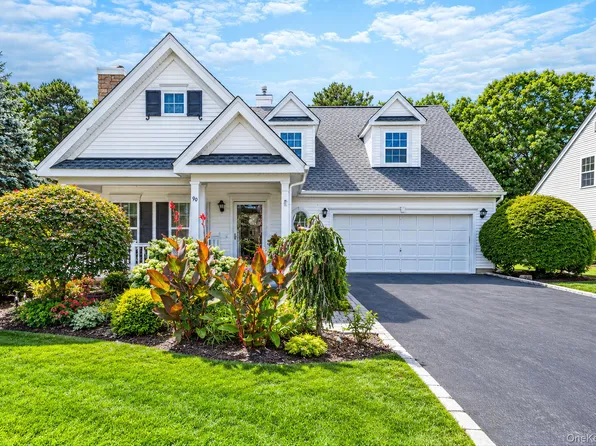 90 Golden Spruce Drive, Calverton, NY 11933