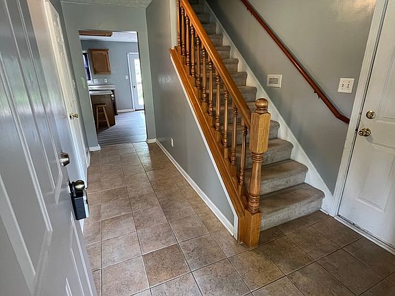 3rd image of 6351 Heritage Ct