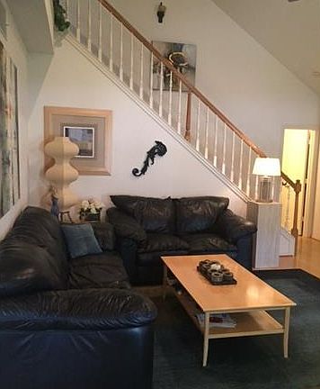 4th image of 2227 Meadowstone Dr