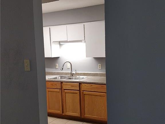 5th image of 5129 Lauderdale Dr