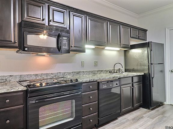 5th image of 888 S Kenilworth Pkwy APT 5D