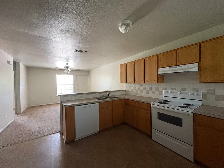 330 S 40th St #B — Photo 20