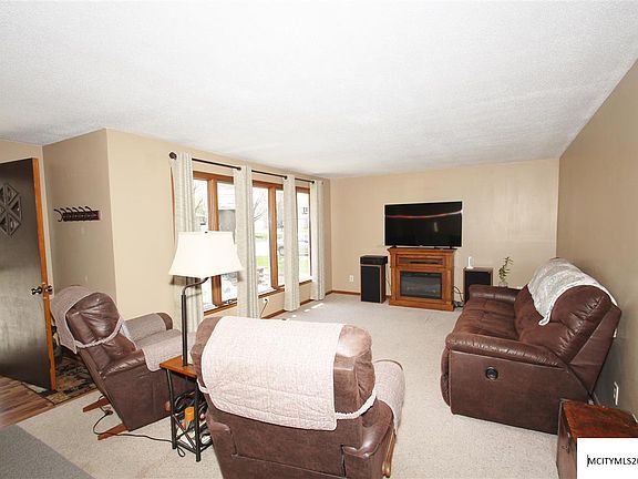 5th image of 428 20th Pl SW