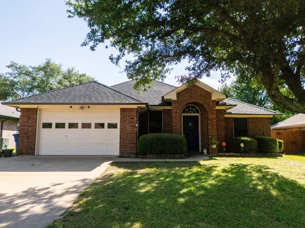 809 Oak Dr, Ennis, TX 75119