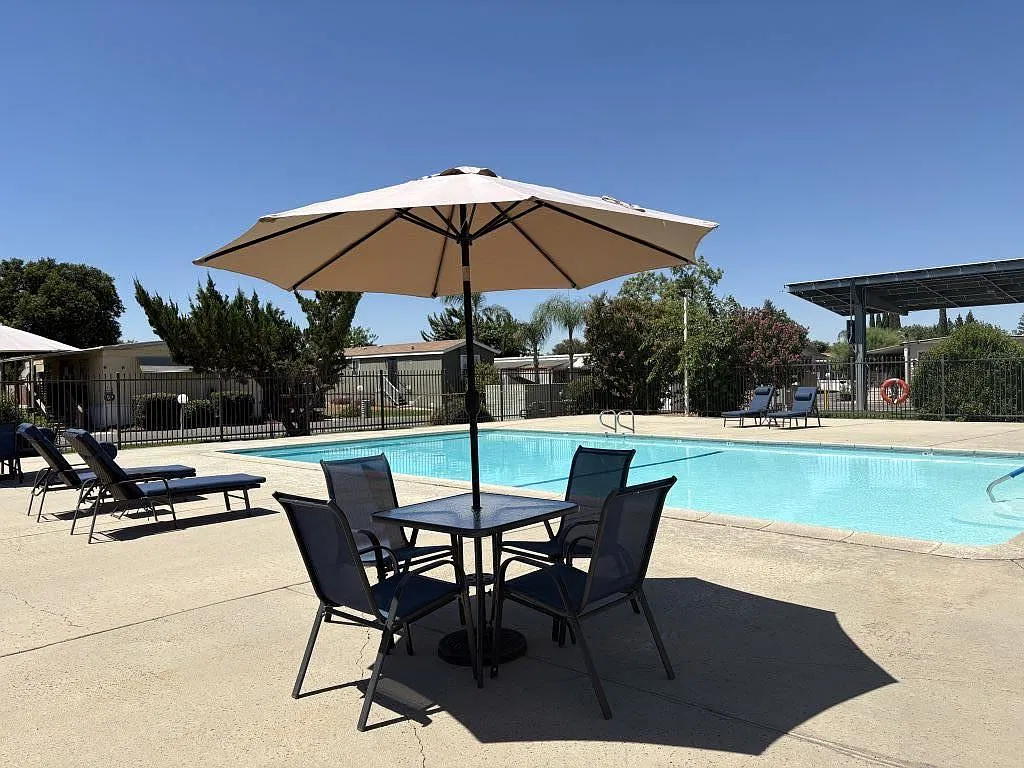 3 bed, 2.0 bath, 1310 sqft, $1,350 — Photo 4