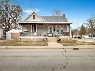 225 Polk Ave, Charleston, IL 61920