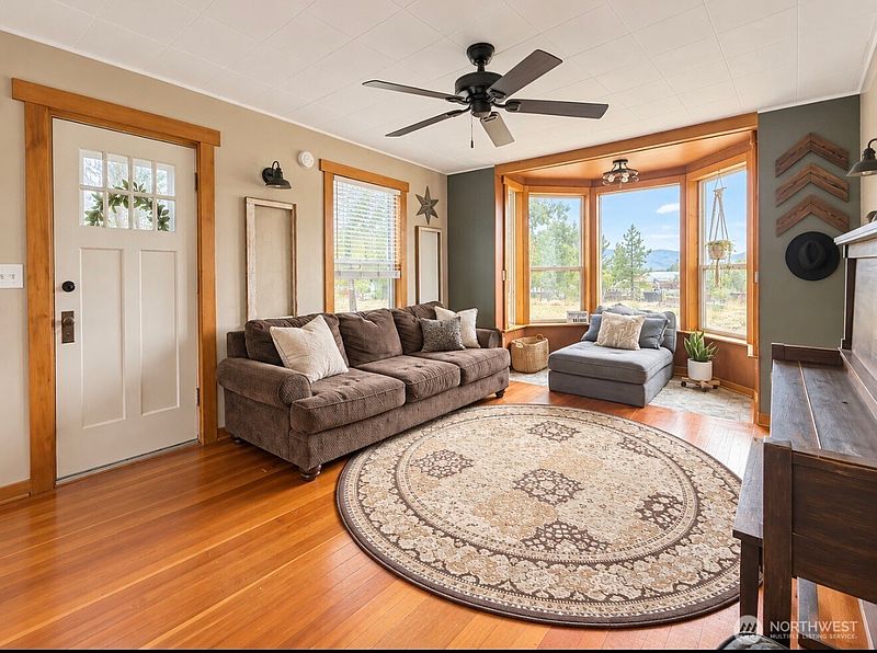 3rd image of 1012 Rodger Street