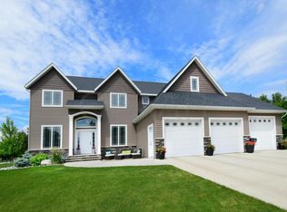 370 55th Ave S, Grand Forks, ND 58201