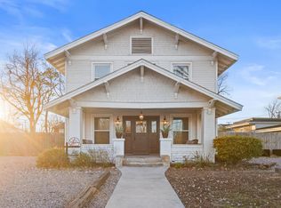 915 N Center St, Bonham, TX 75418