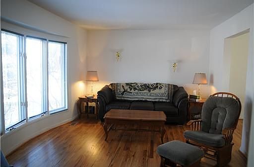 2nd image of 1526 Kuehnle Ave