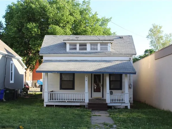 318 E Park St, Olathe, KS 66061