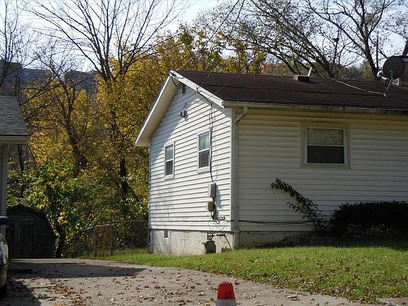 2nd image of 1747 Monterey Ct
