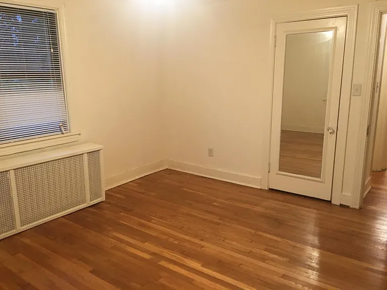 208 Beverly Rd #4 — Photo 11