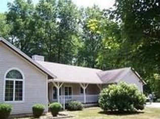5371 Lakeview Dr, Hubbard, OH 44425