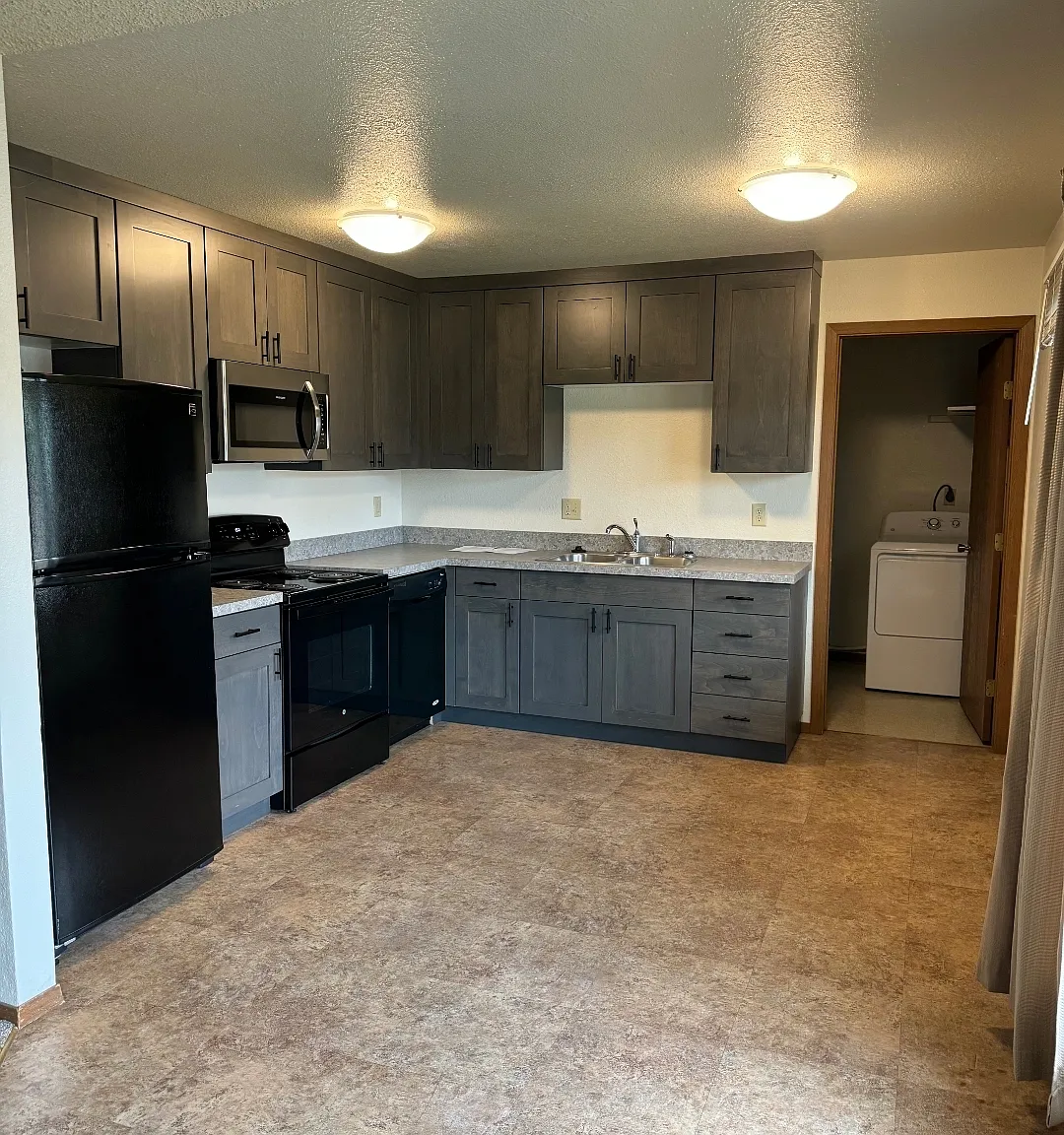 3 bed, 1008 sqft, $1,445 — Photo 3