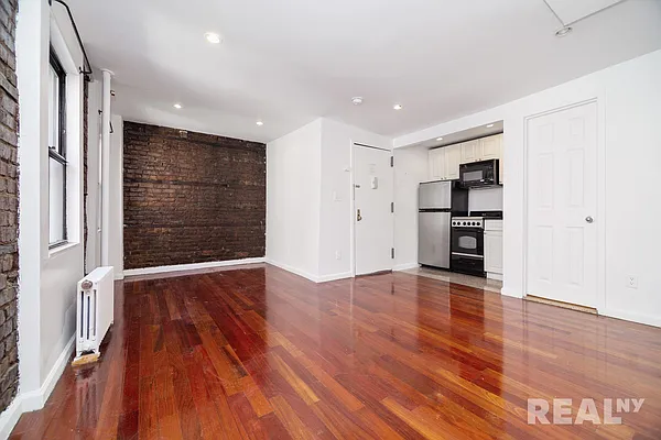 Rented by REAL New York | media 10