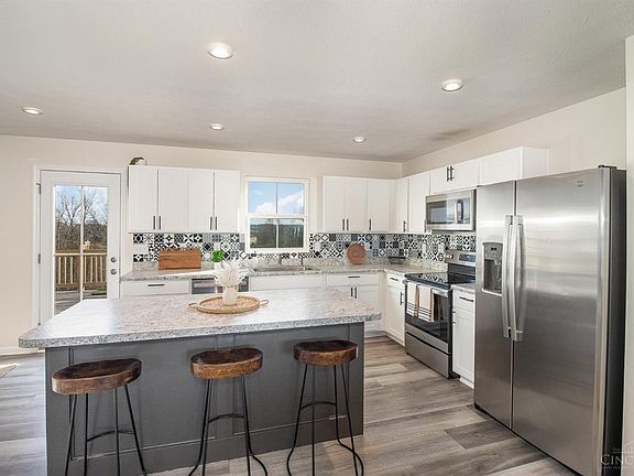 5th image of 119 Sunrise Ln