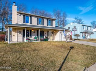 12 Cherry Bend Dr, Howell, NJ 07731