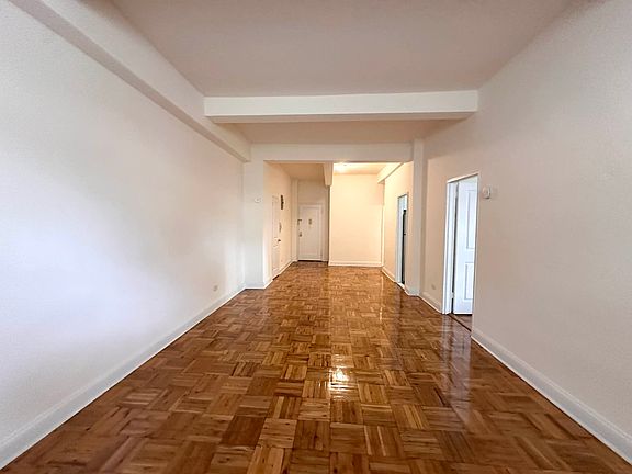 2nd image of 17810 Wexford Ter APT 1Q