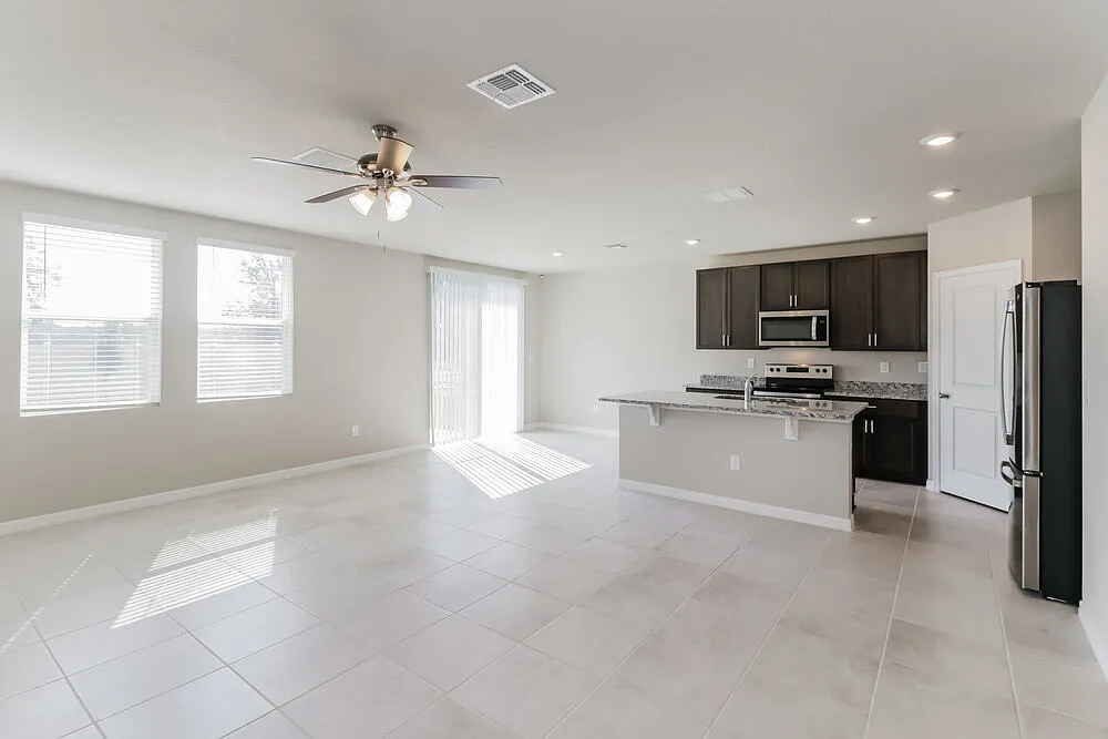 3 bed, 2.0 bath, 1491 sqft, $3,410 — Photo 4