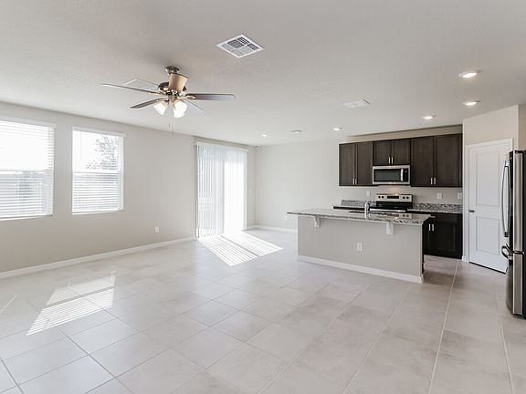 4th image of 39049 Harlow Rose Dr