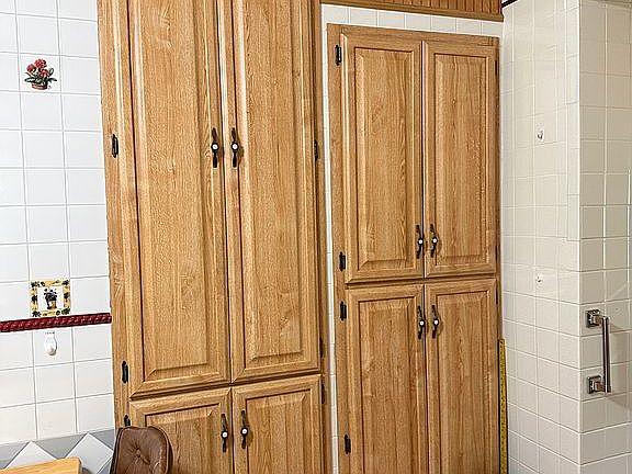 Kitchen pantry