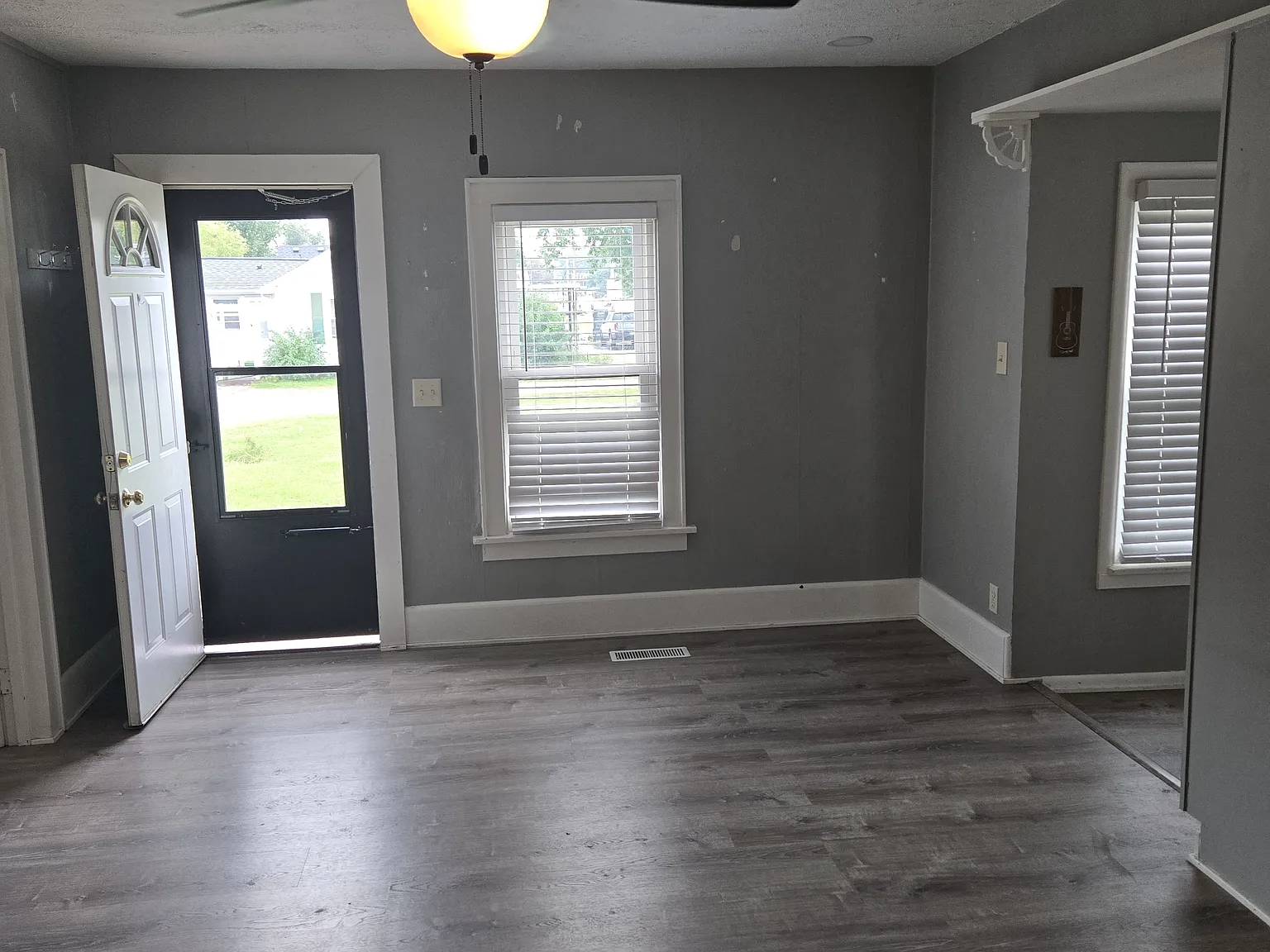 2502 Roosevelt Rd — Photo 2