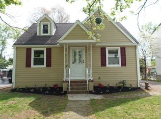 15 Terry Ln, Clark, NJ 07066