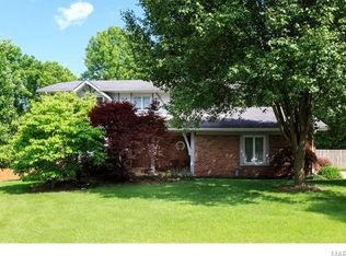 358 Jamboree Dr, Ballwin, MO 63021