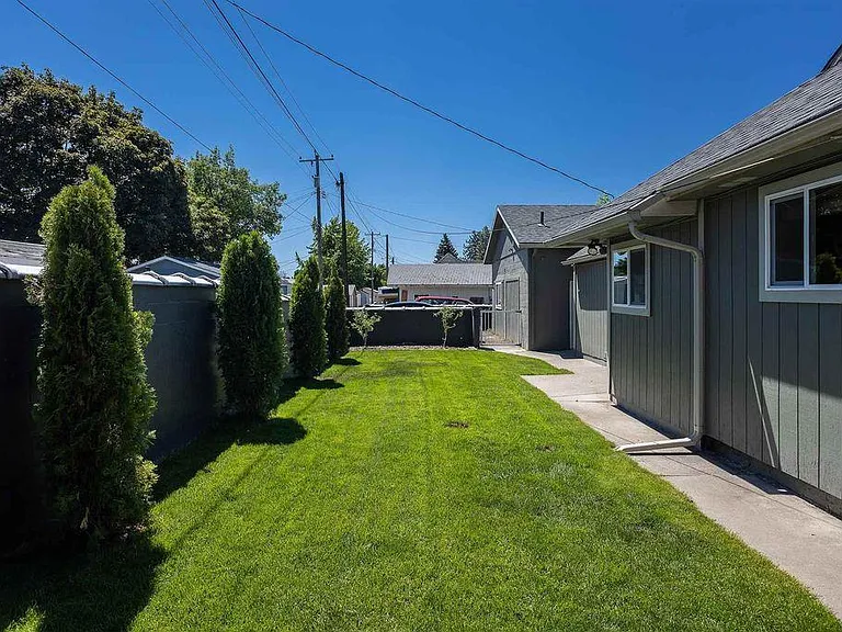 4804 N Walnut St #A — Photo 18